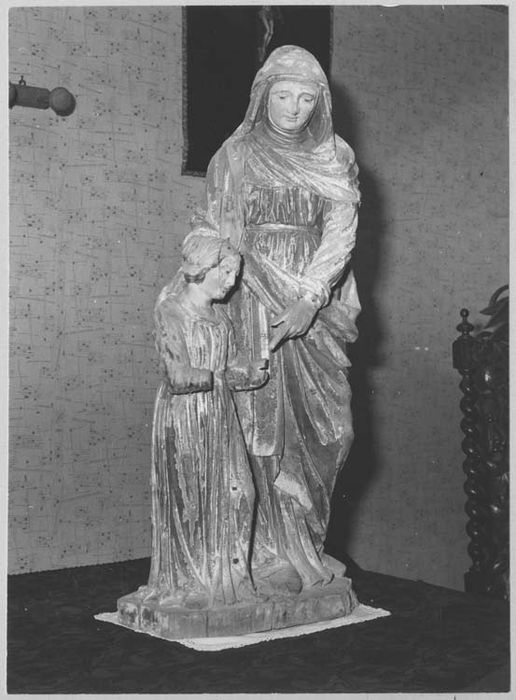 statue : l'Education de la Vierge