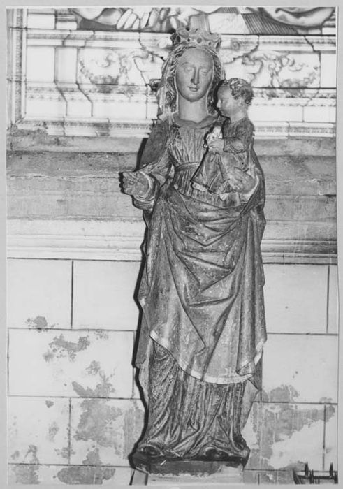 statue : Vierge à l'Enfant