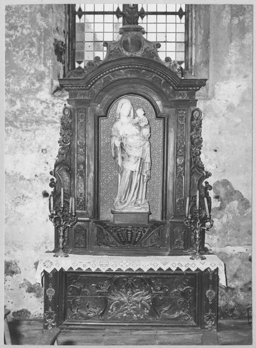 autel et retable de la Vierge