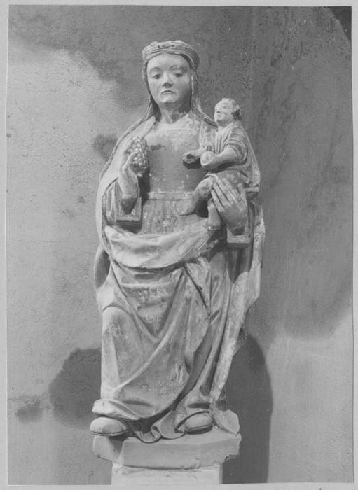 statue : Vierge à l'Enfant