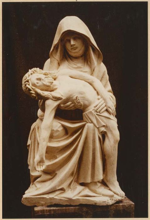 statue : Vierge de Pitié