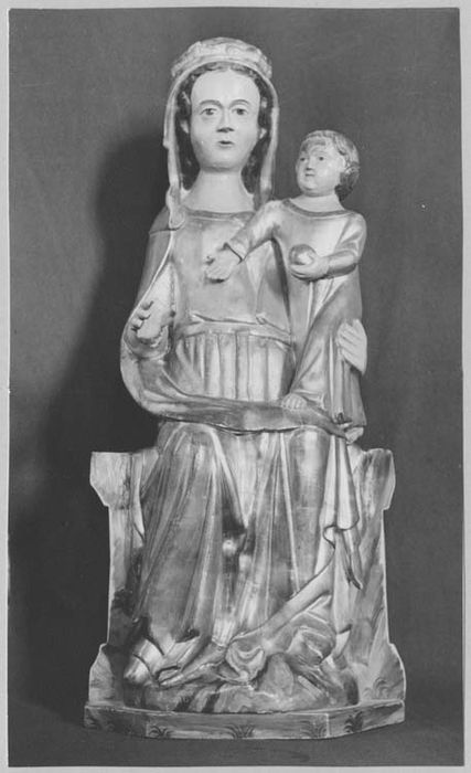 statue : Vierge à l'Enfant assise dite Notre-Dame de la Maix