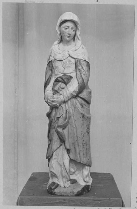 statue : Vierge de calvaire