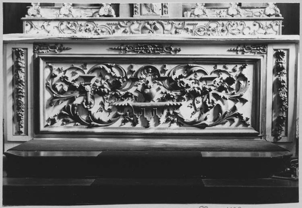 autel, tabernacle, retable (maître-autel)
