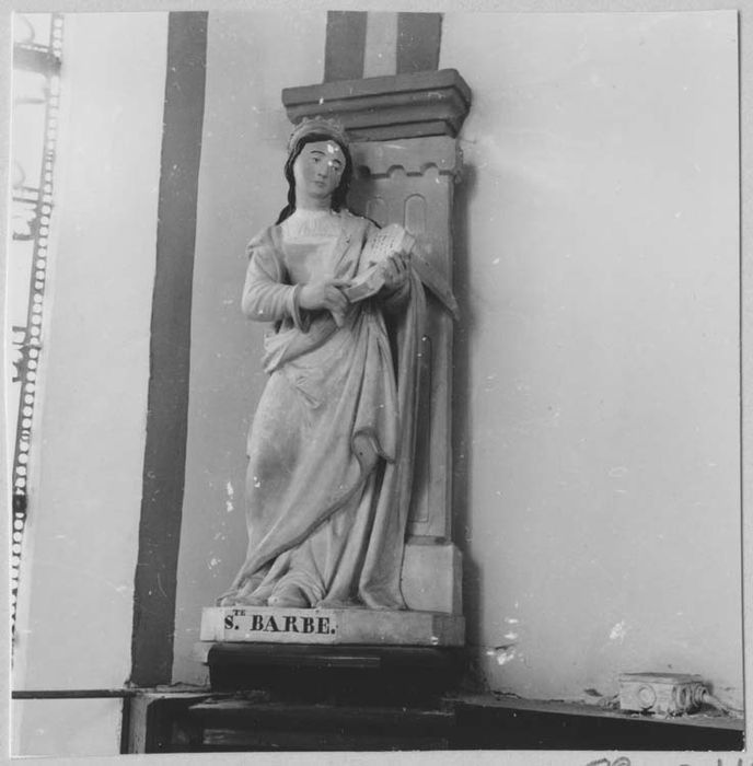 statue : Sainte Barbe