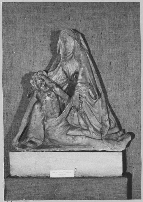 statue : Vierge de Pitié