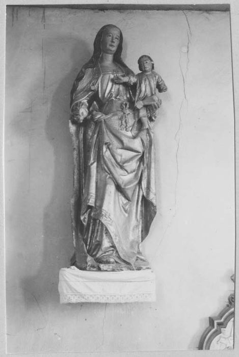 statue : Vierge à l'Enfant