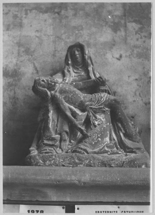 statue : Vierge de Pitié