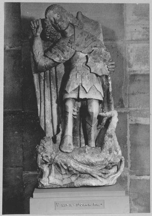 statue : Saint Michel