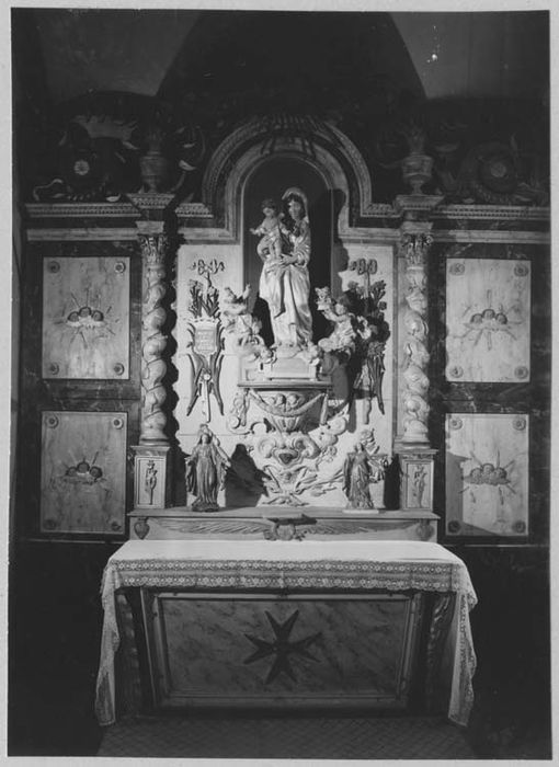 autel, retable, antependium, statue : Vierge à l'Enfant (autel secondaire sud)