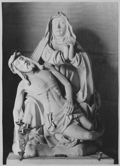 statue : Vierge de Pitié