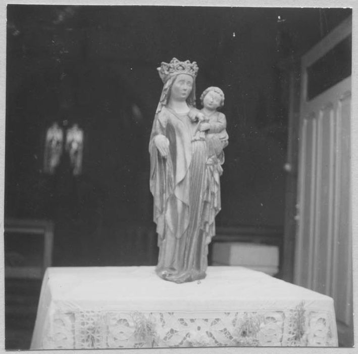 bâton de procession de confrérie : Vierge à l'Enfant