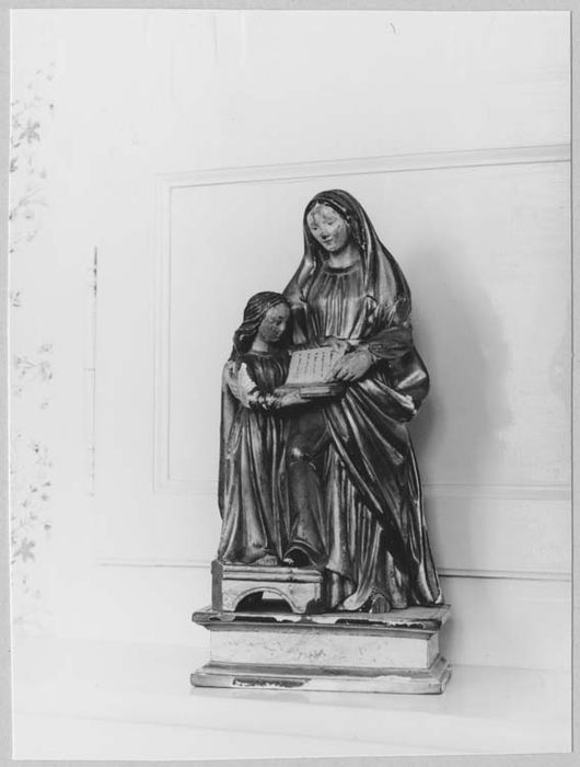 groupe sculpté : Sainte Anne et la Vierge - © Ministère de la Culture (France), Médiathèque du patrimoine et de la photographie, diffusion RMN-GP