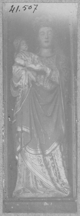 statue : Vierge à l'Enfant