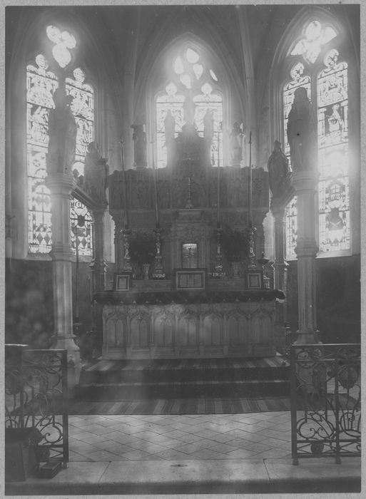 retable, bas-relief : la Crucifixion, Les apôtres