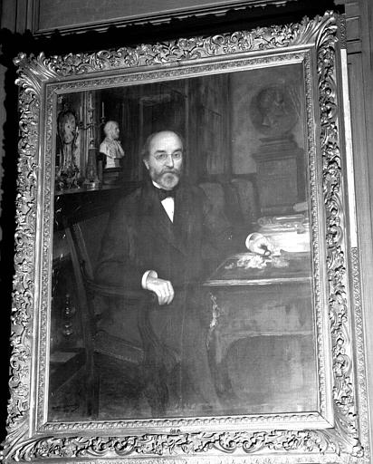 Peinture sur toile dans son cadre sculpté en rocaille : Portrait d'Adolphe Carnot, directeur de l'école des mines (salon de 1905, n° 280)