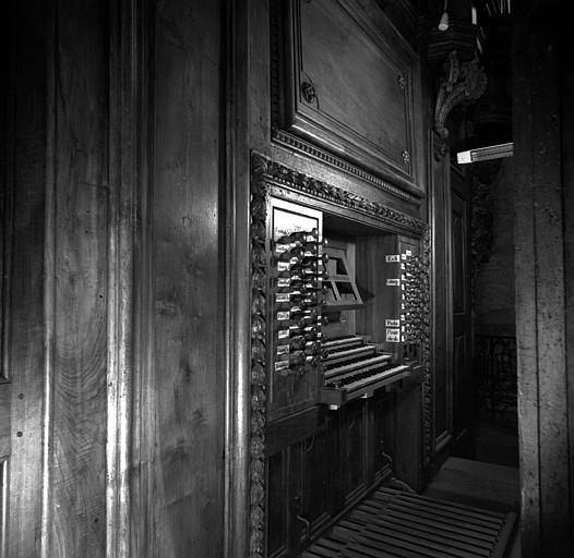 Orgue : Console avec pédalier à l'allemande