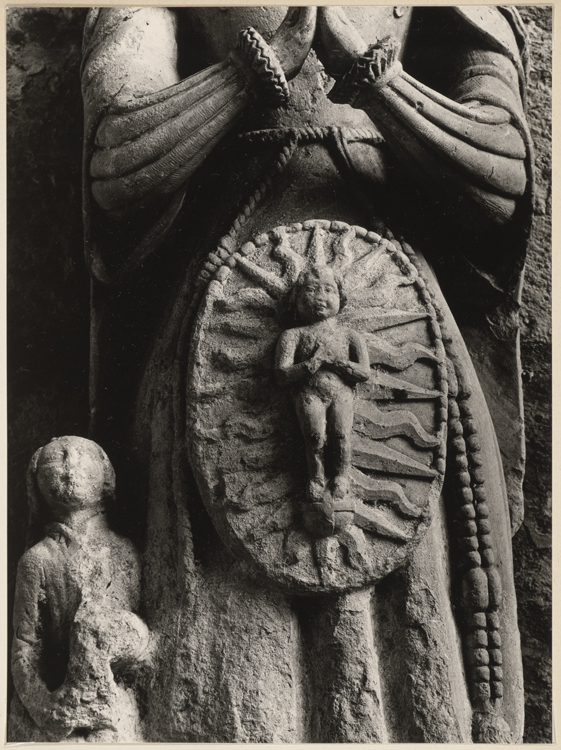 Groupe sculpté : Vierge à l’Enfant avec une donatrice ; Pierre