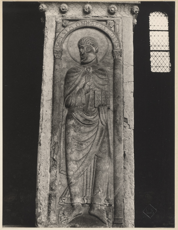 Bas-relief : saint Simon