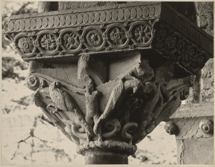 Chapiteau de colonne du cloître