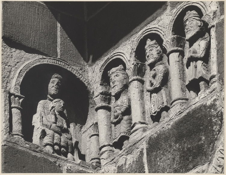 Vierge à l'Enfant et rois mages sur la façade sud