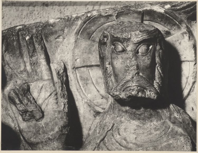 Tympan : la Résurrection, l'Assomption de la Vierge, le Christ en majesté ; Pierre ; Détail du Christ