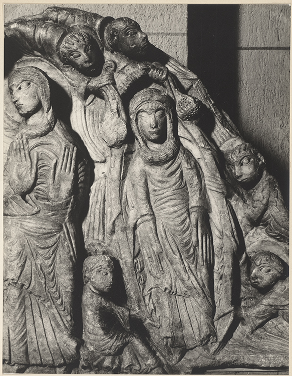 Tympan : la Résurrection, l'Assomption de la Vierge, le Christ en majesté ; Pierre ; Détail de l’Assomption