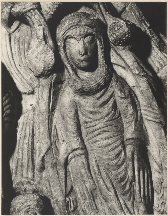 Tympan : la Résurrection, l'Assomption de la Vierge, le Christ en majesté ; Pierre ; Détail de l’Assomption