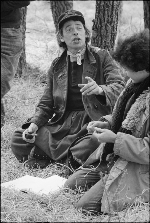 Jacques Brel sur le tournage du film Le bar de la Fourche