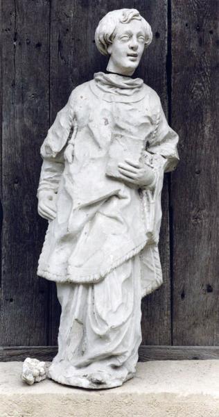 statue : saint Vincent, vue de face