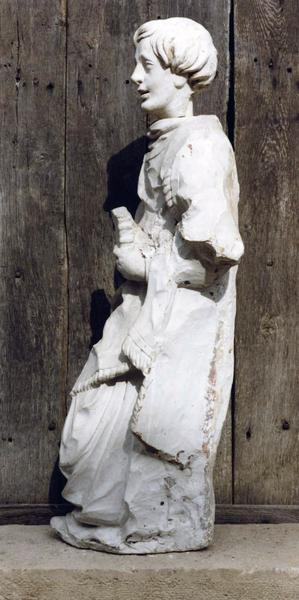 statue : saint Vincent, vue de gauche