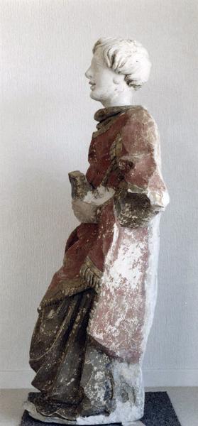 statue : saint Vincent, vue de gauche