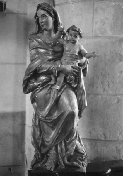 statue : Vierge à l'Enfant