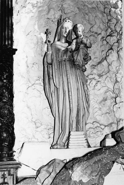 statue : Vierge à l'Enfant