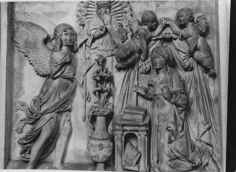 bas-relief : L' Annonciation, L' Adoration des Bergers