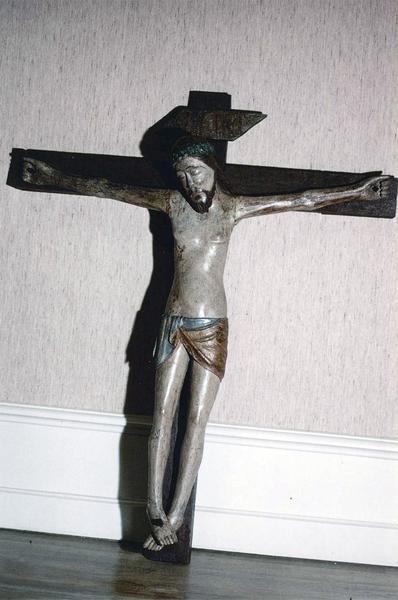 statue : Christ en croix