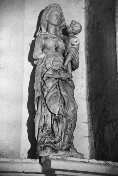 statue : Vierge à l'Enfant