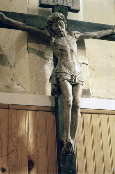 statue : Christ en croix