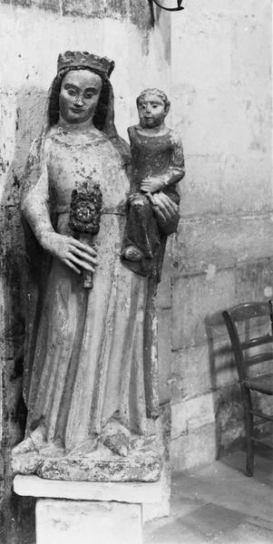 statue : Vierge à l'Enfant