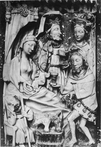 retable, un bas-relief : saint Etienne, L' Annonciation, L' Adoration des Mages, La Messe de saint Grégoire, L' Assomption, Le Couronnement de la Vierge, saint Laurent