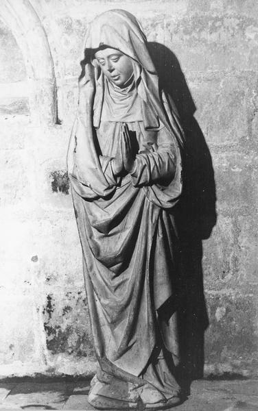 statue : Vierge de calvaire