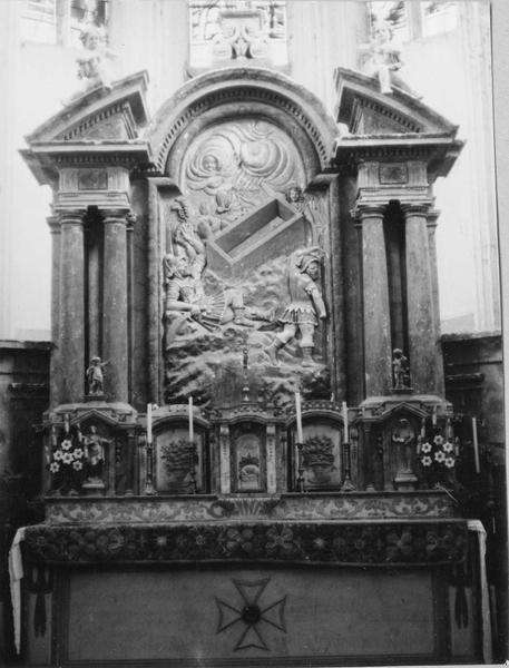 autel, tabernacle, retable, bas-relief : La Résurrection, statuettes : sainte Colombe, Martyr