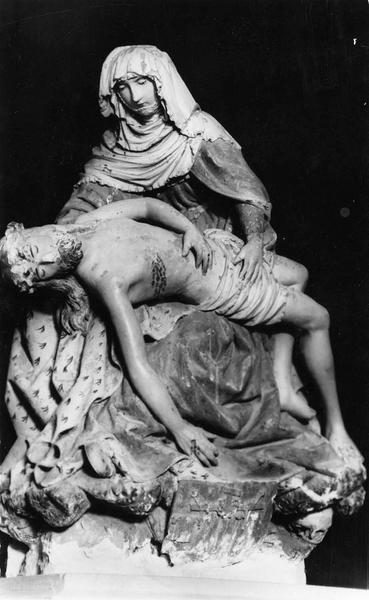 groupe sculpté : Vierge de Pitié