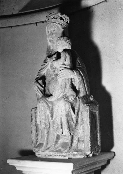 statue : Vierge à l'Enfant assise, vue de droite