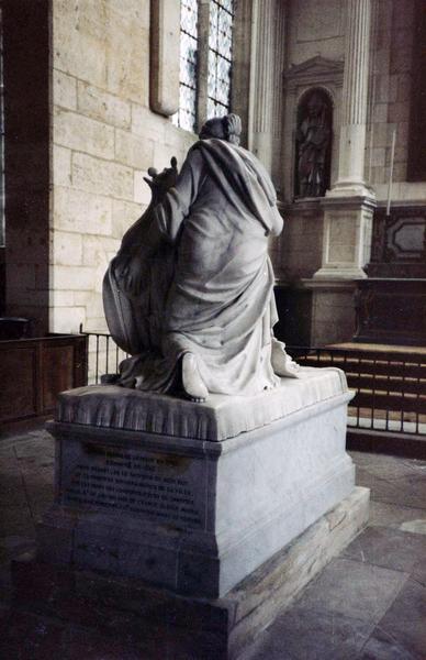 monument funéraire de la reine Marguerite de Bourgogne, détail du revers