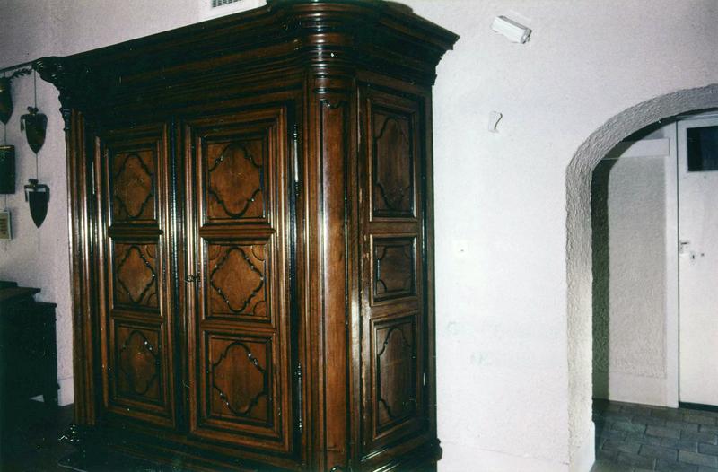 armoire, vue de gauche