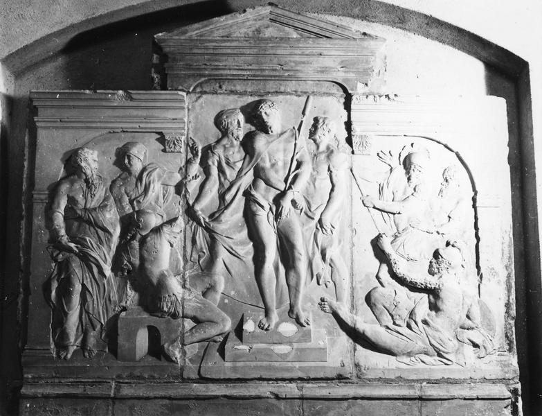 trois bas-reliefs : Scènes de la Passion