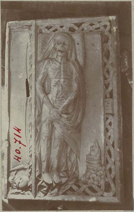 bas-relief : Cadavre - © Ministère de la Culture (France), Médiathèque du patrimoine et de la photographie, diffusion GrandPalaisRmn Photo