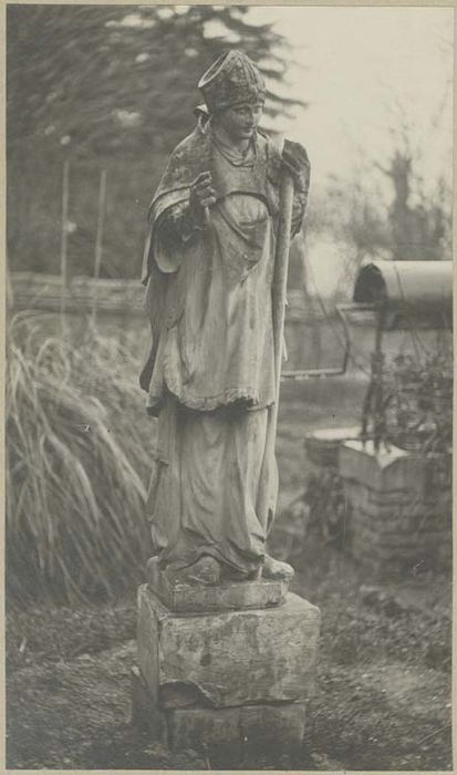 statue : un Evêque