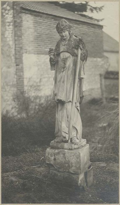 statue : un Evêque